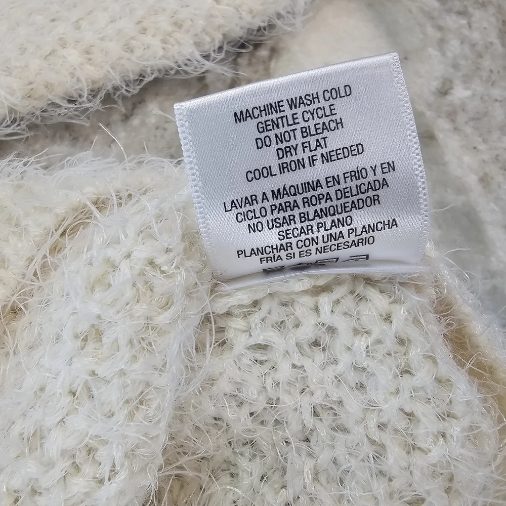 Attention Cream Fuzzy Knit Sweater Large Soft Eyelash Pullover Cozy Neutral
